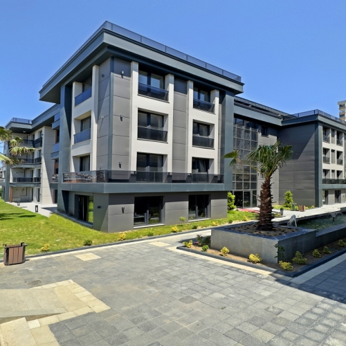 MARİNANIN HEMEN YANI BAŞINDA BAHÇELİ BİR HAYAT KARVEN´DE...