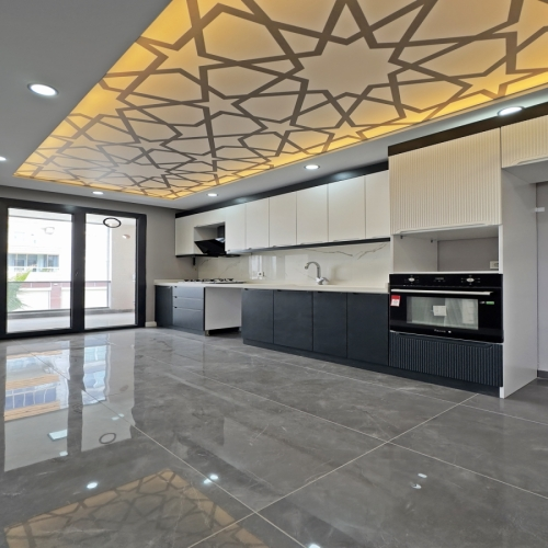 YEŞİL VE MAVİNİN BULUŞTUĞU KONUMDA FIRSAT DAİRE KARVEN´DE