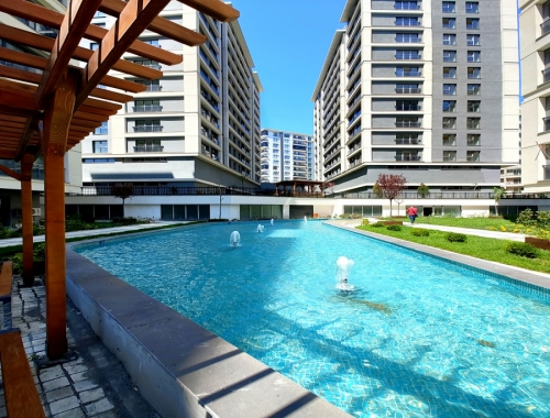 BEYLİKDÜZÜ KARVEN´DEN METROBÜSE YÜRÜME AİLE SİTESİNDE FULL 3+1