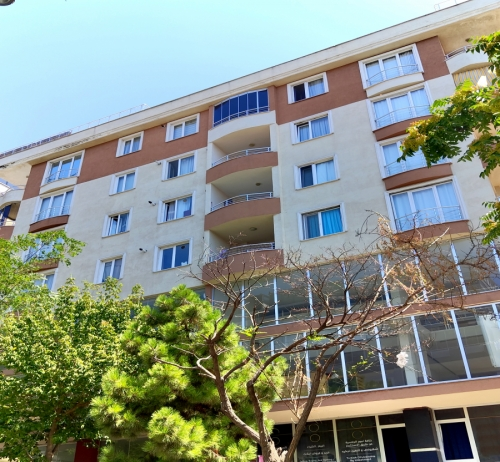 BEYLİKDÜZÜ´NDE GENİŞ M2´Lİ ŞIK TASARIM ARAKAT DAİRE!